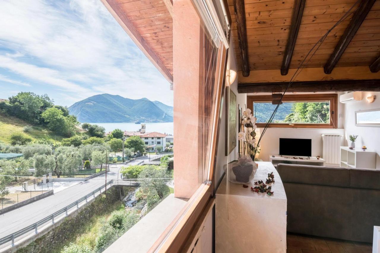 Mansarda Con Vista Lago Sulzano Luaran gambar